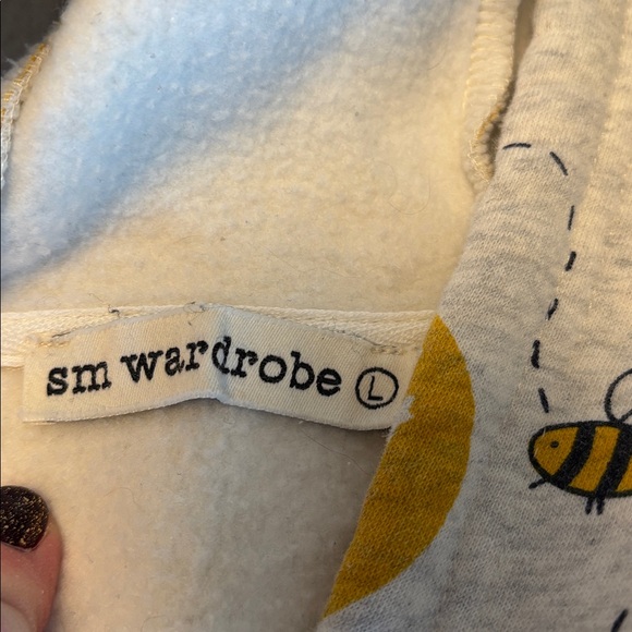 Super cute bear and bee zip up hoodie. adult size adult size large. EUC - Picture 3 of 10